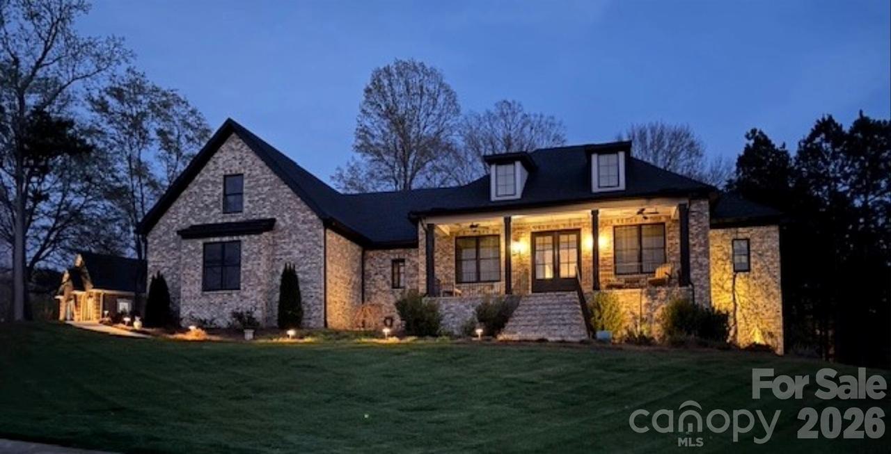 302 Forest Bay Ct., Belmont, NC 28012