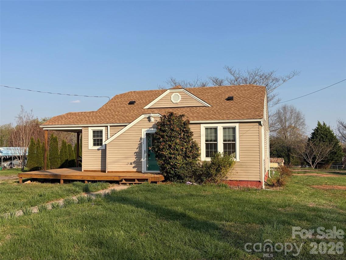 405 Jug Wilson St., Morganton, NC 28655