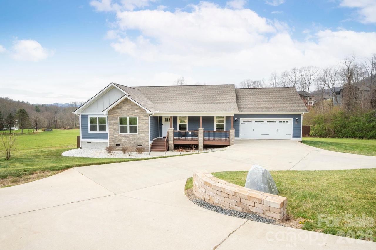 311 Hookers Gap Rd., Candler, NC 28715