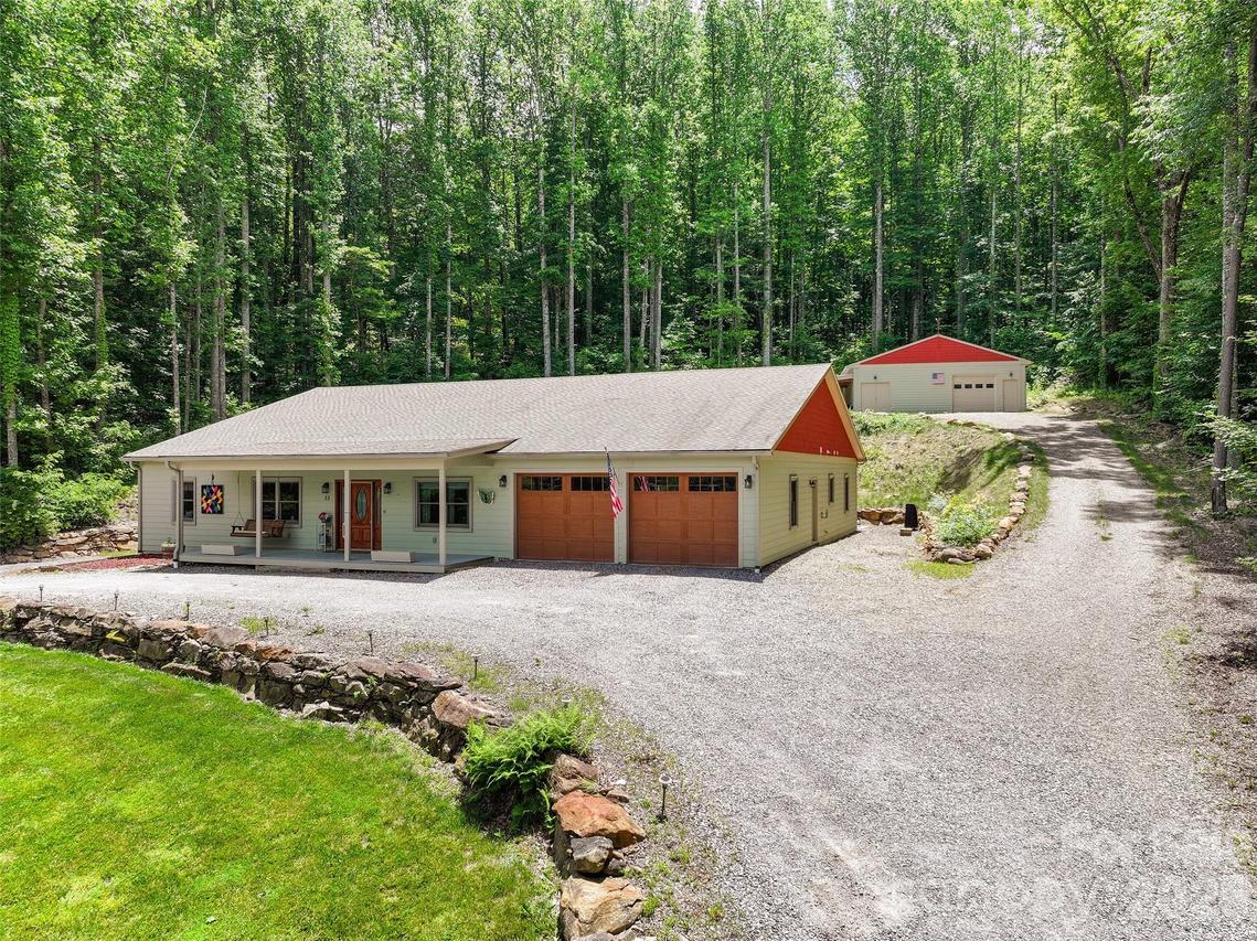 33 Freedom Dr., Waynesville, NC 28786