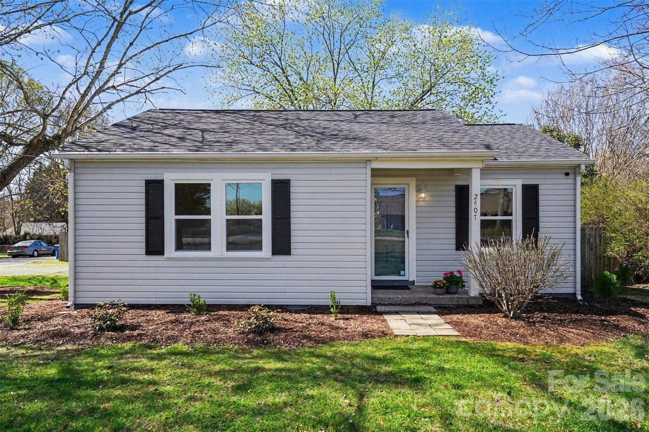 2407 4th St., Hickory, NC 28601