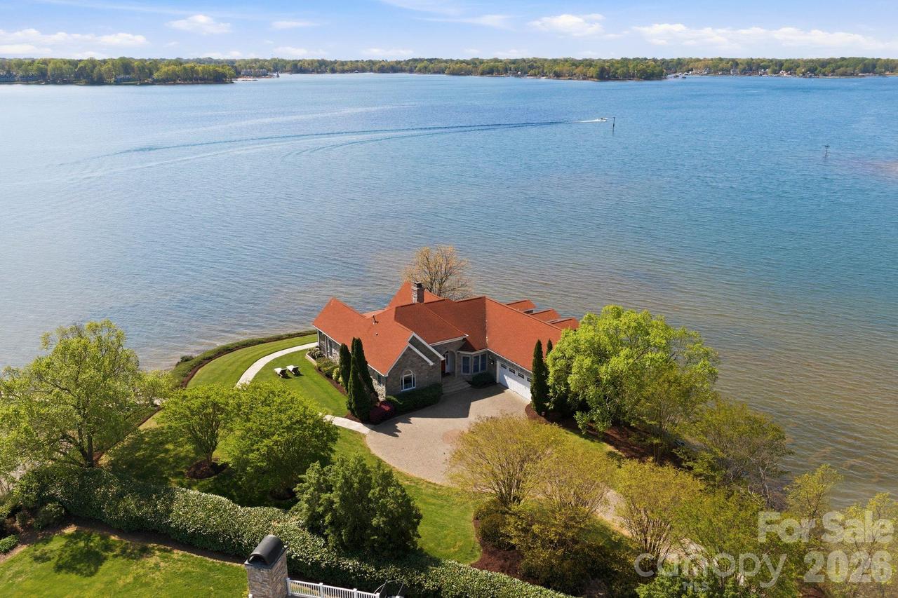 208 Prestwood Ln., Mooresville, NC 28117