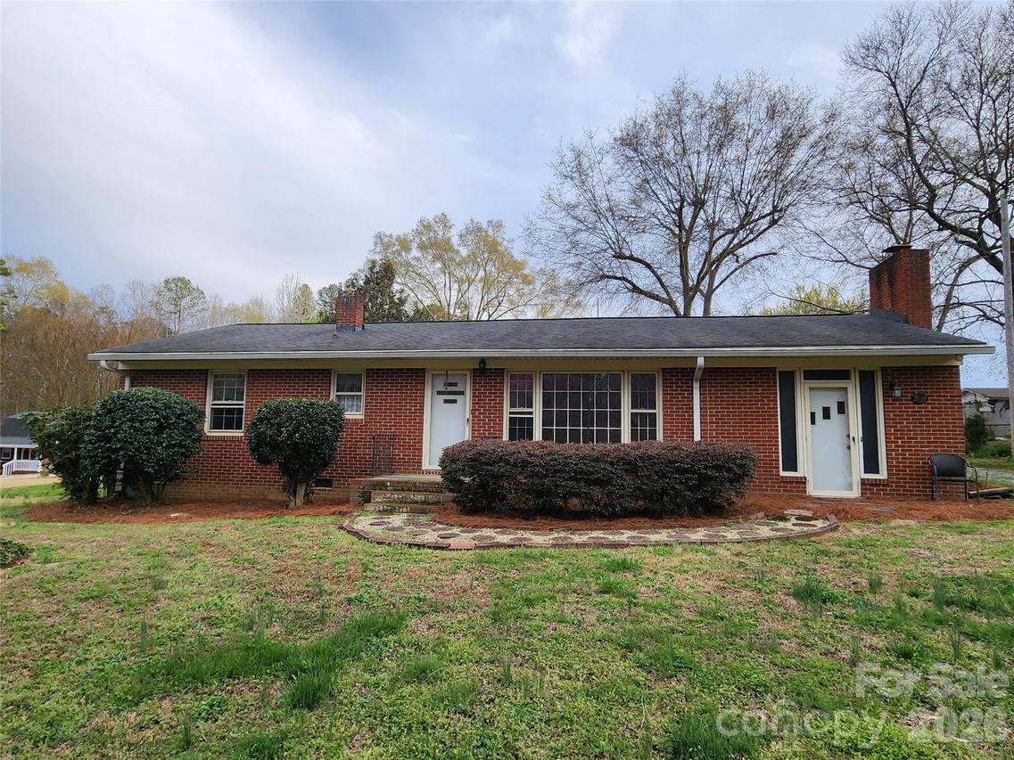 217 Saint John St., Dallas, NC 28034