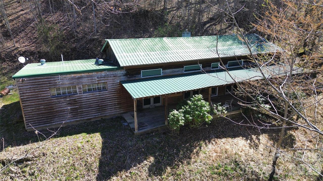 17619 Nc 209 Hwy., Hot Springs, NC 28743