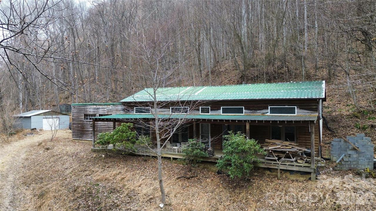 17619 Nc 209 Hwy., Hot Springs, NC 28743