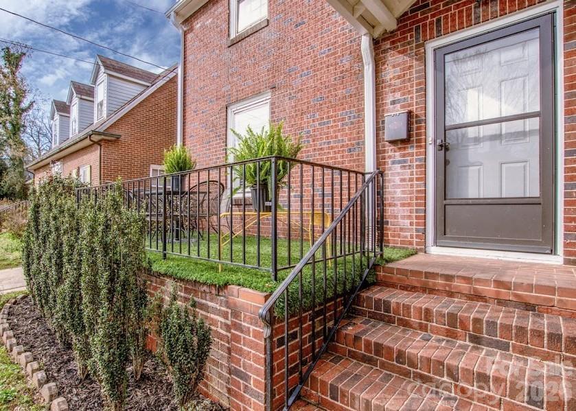 416 S Race St., Statesville, NC 28677