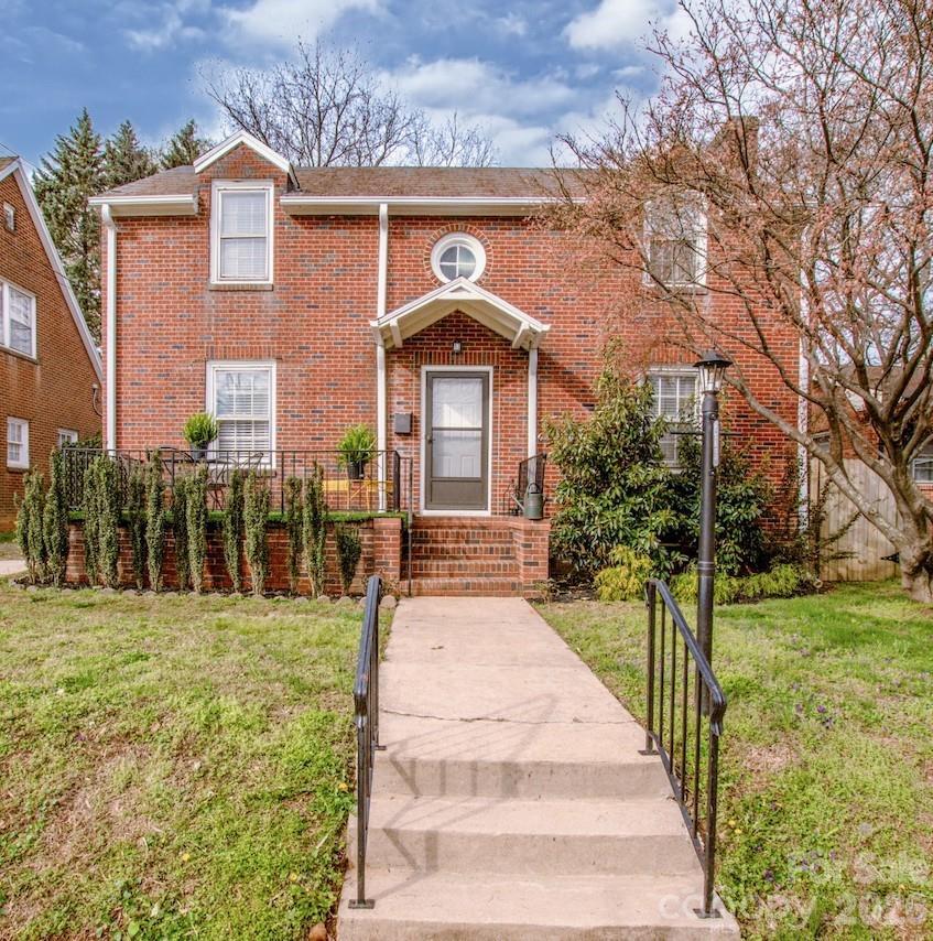 416 S Race St., Statesville, NC 28677