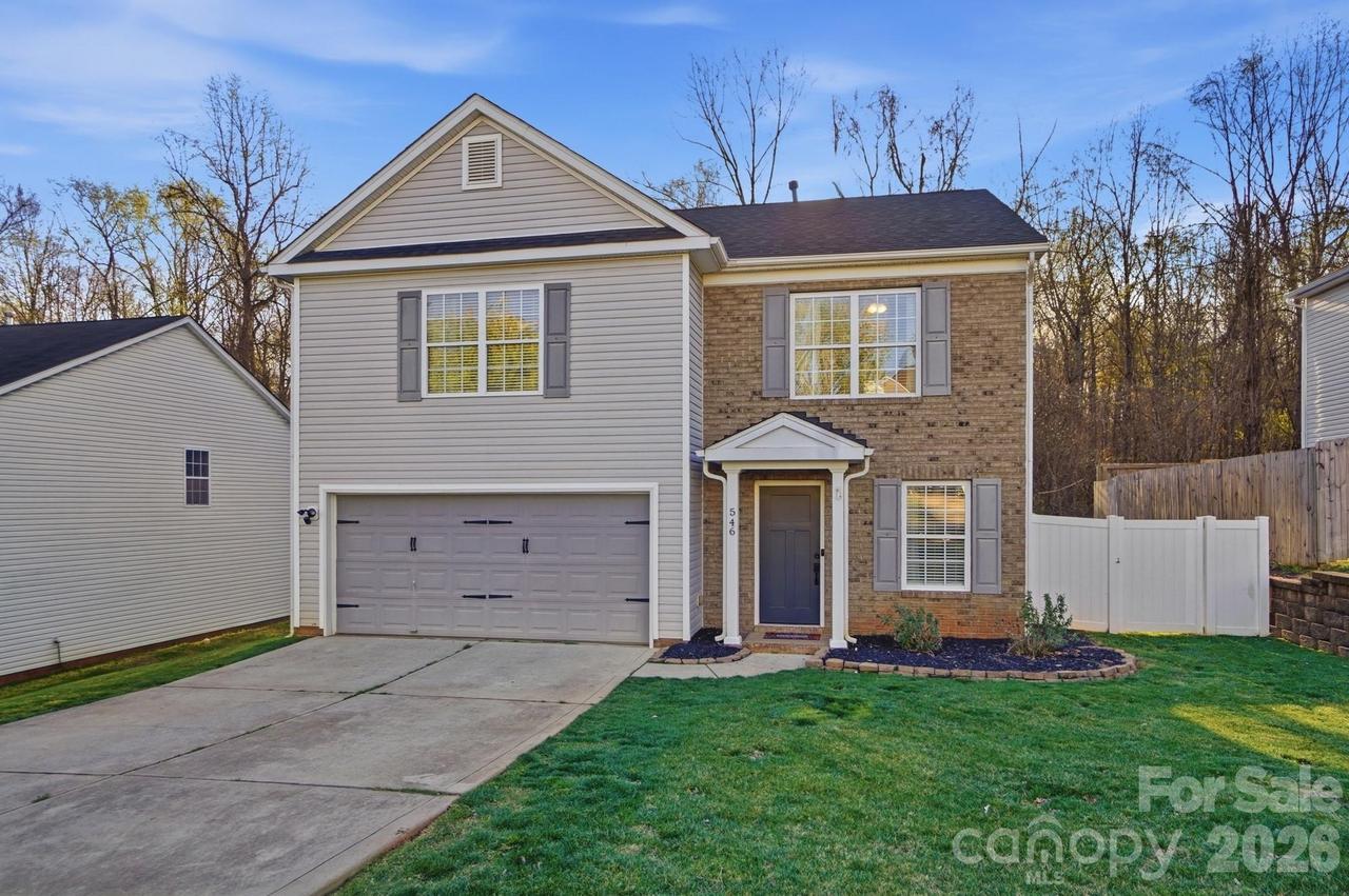 546 River View Dr., Lowell, NC 28098