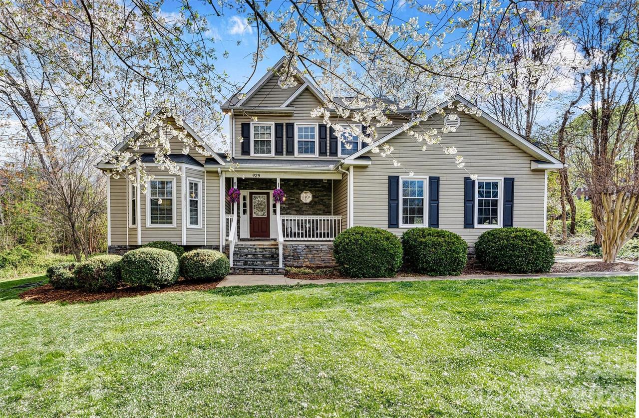 929 43rd Avenue Ct., Hickory, NC 28601