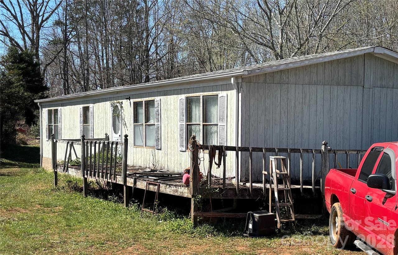 2307 Pathfinder St., Newton, NC 28658