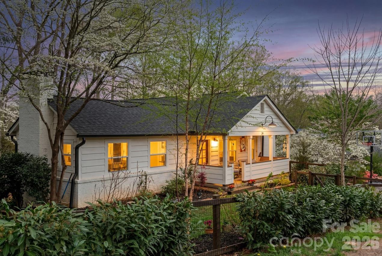 24 Dellwood St., Asheville, NC 28806