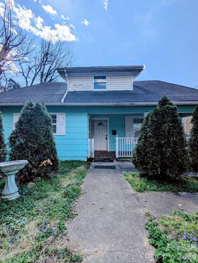 201 Newland Pl., Lenoir, NC 28645