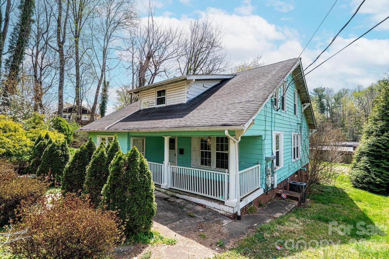 201 Newland Pl., Lenoir, NC 28645