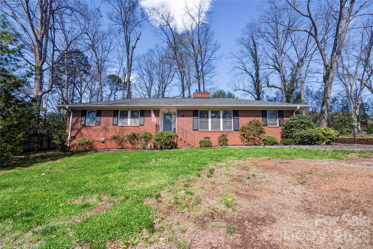 1000 W Sumter St., Shelby, NC 28150