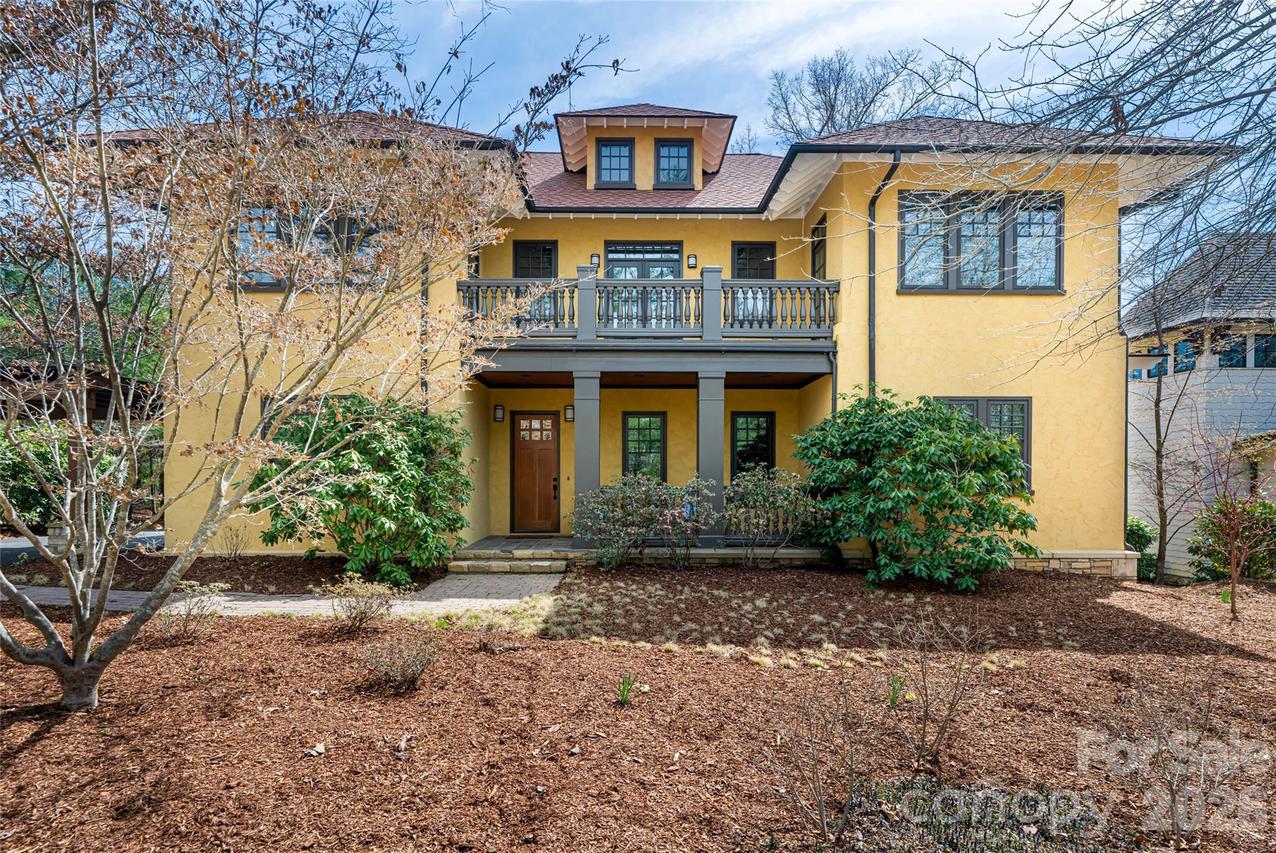 236 Racquet Club Rd., Asheville, NC 28803