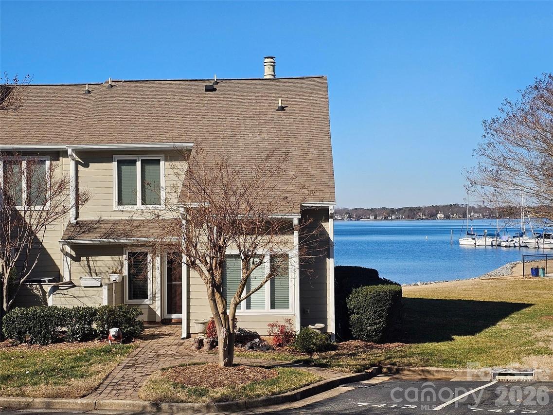 7413 Mariner Cove Dr., Cornelius, NC 28031