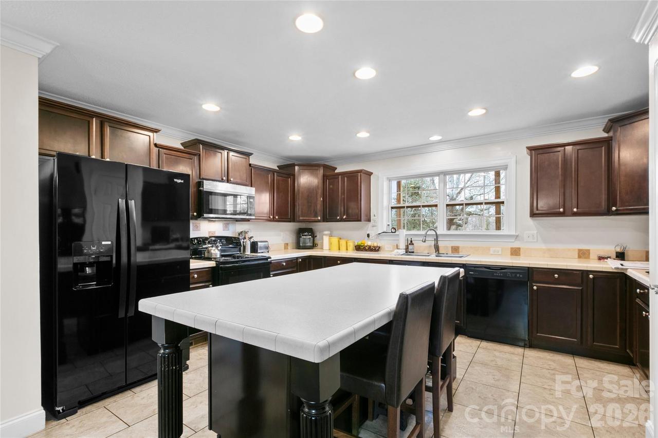 28 Chapel Park Rd., Asheville, NC 28803