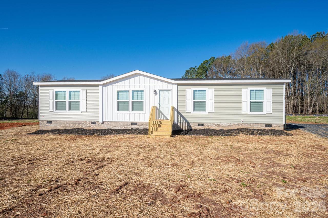 808 W Eagleview Ln., Lawndale, NC 28090