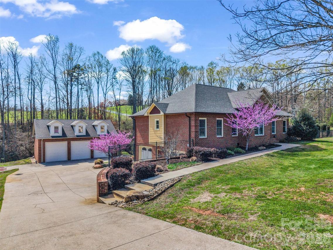 148 Fairway Dr., Forest City, NC 28043