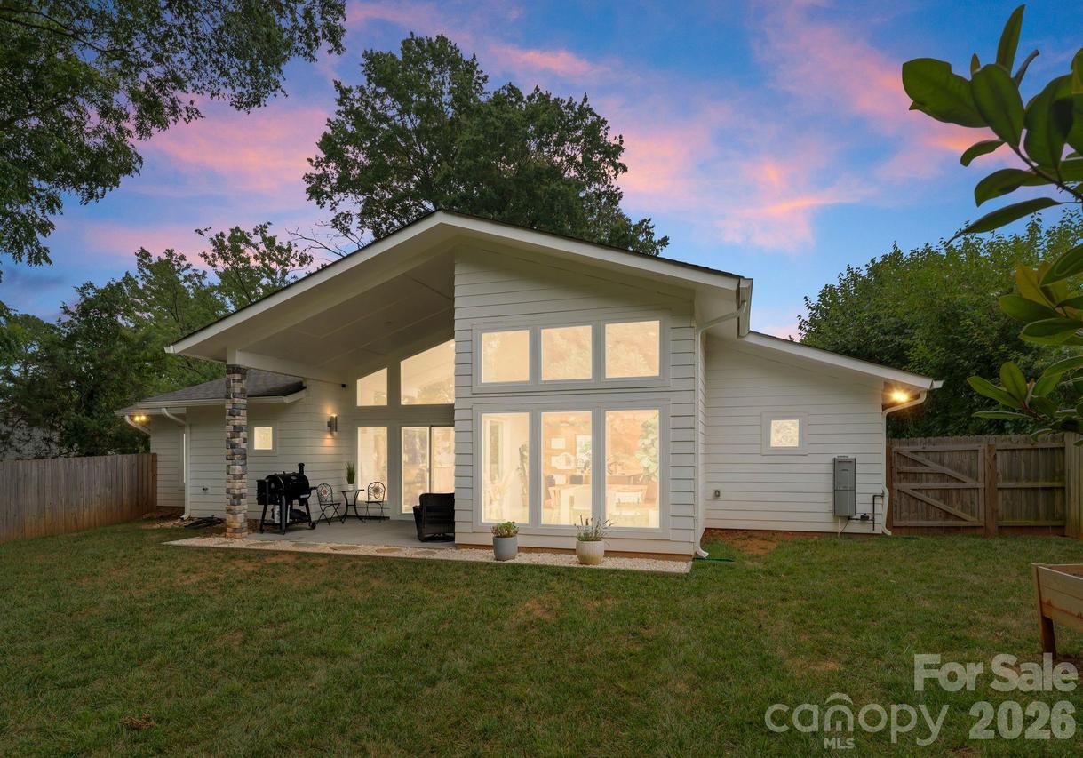 3931 Belshire Ln., Charlotte, NC 28205