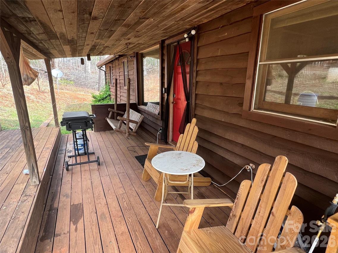 365 Hillbilly Ln., Mill Spring, NC 28756