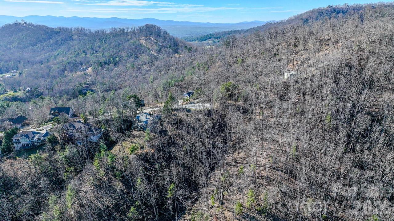99999 High Bluff Dr., Weaverville, NC 28787