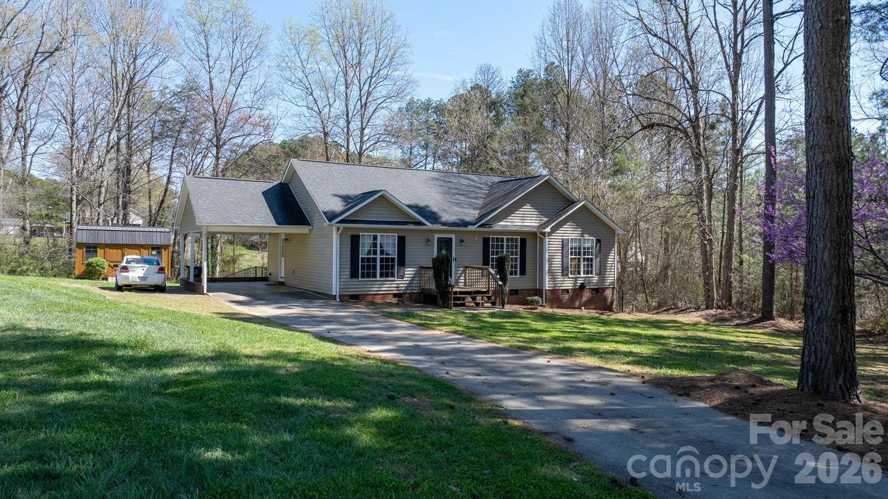 120 Wesley Ct. #22, Crouse, NC 28033