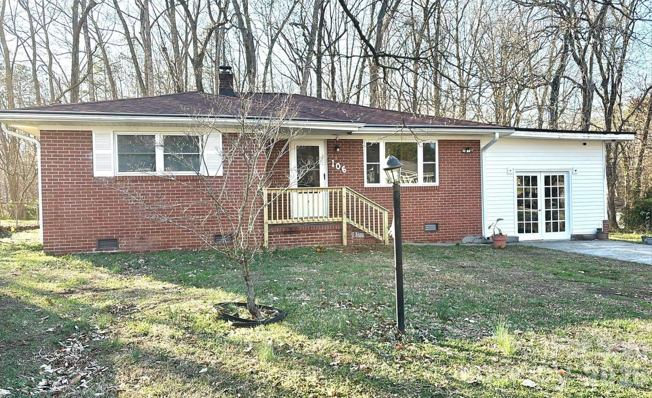 106 Dellwood Dr., Lexington, NC 27292