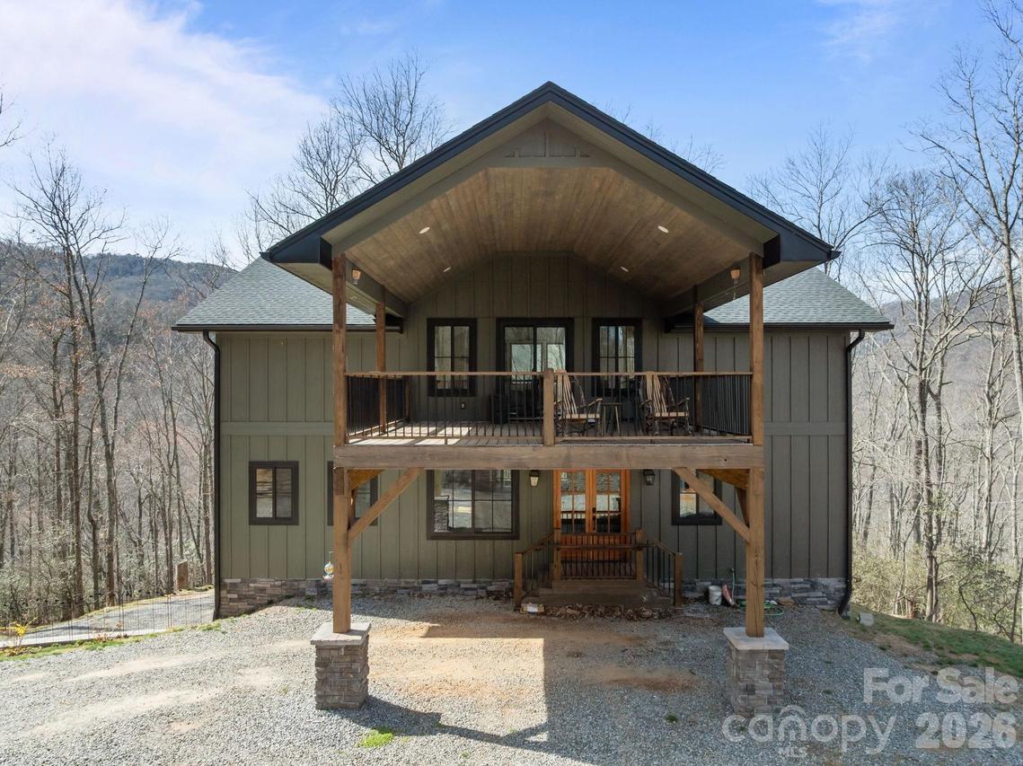 215 Ridgeway Rd., Candler, NC 28715