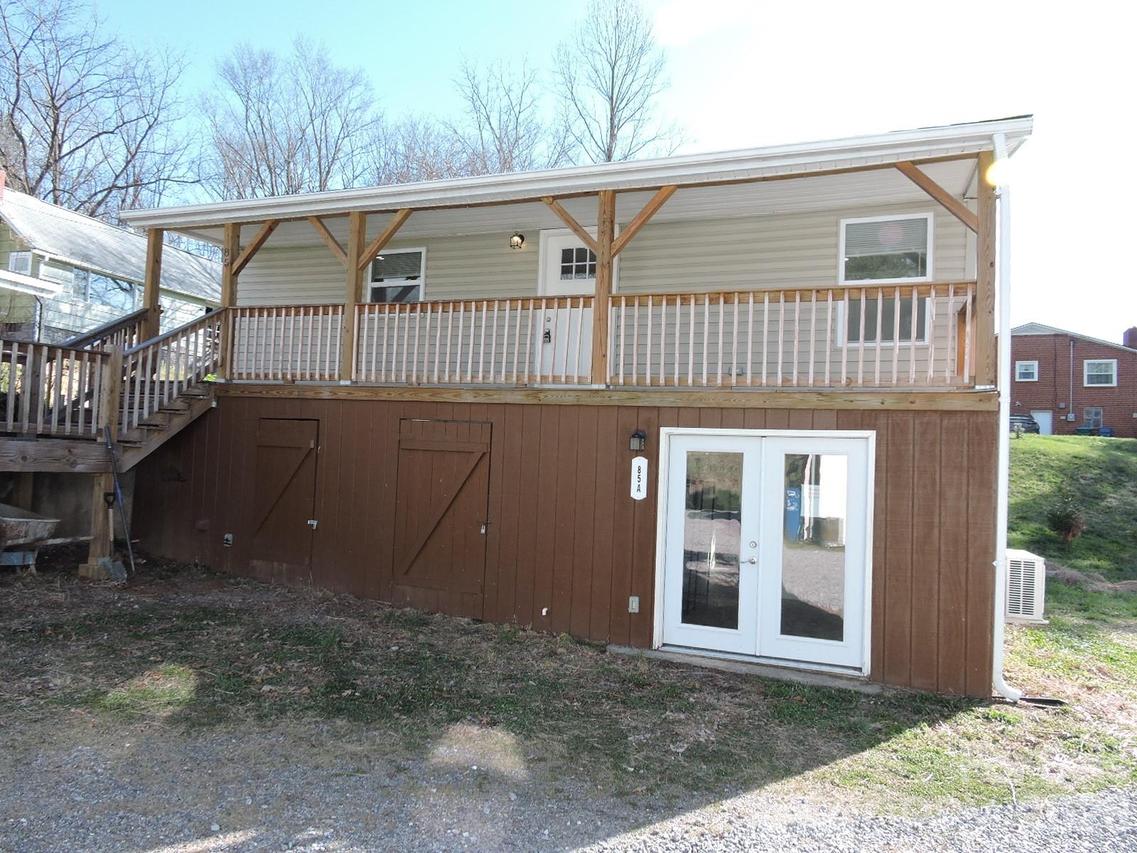 85 Oak St., Canton, NC 28716