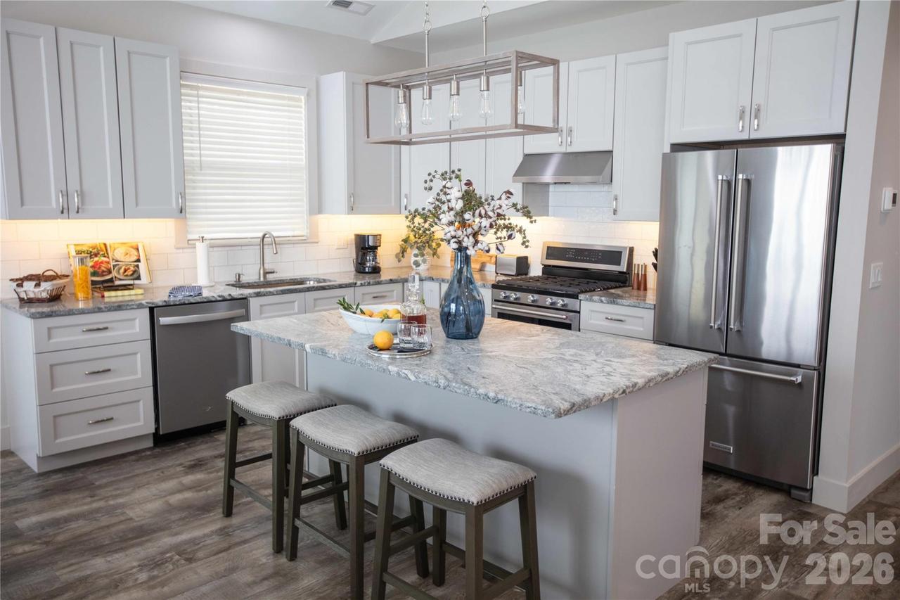 37 S Edgewood Rd., Asheville, NC 28803
