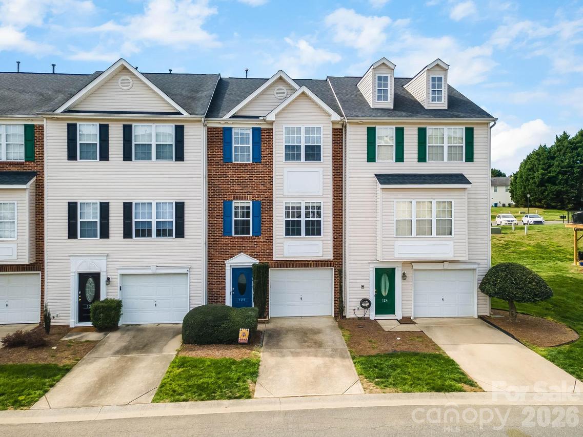 128 Rock Ridge Ln., Mount Holly, NC 28120