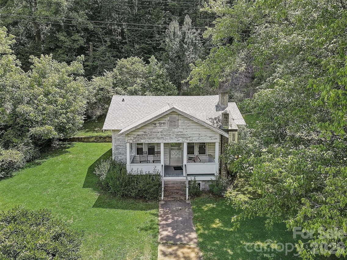 1820 Grapevine Rd., Marshall, NC 28753