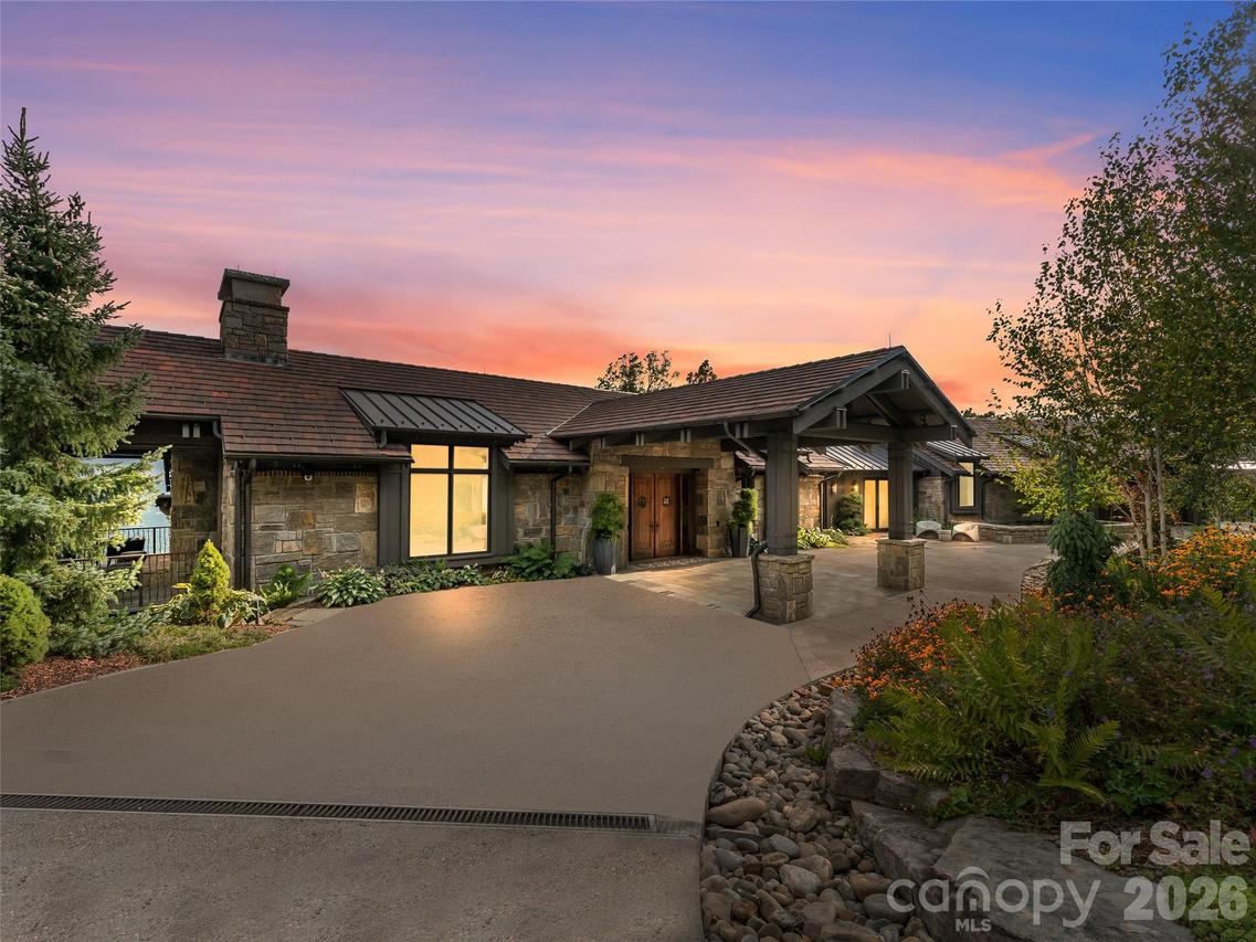 208 Skycliff Dr. #4, Asheville, NC 28804