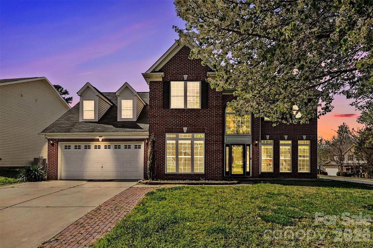 2529 Waters Vista Cir., Charlotte, NC 28213