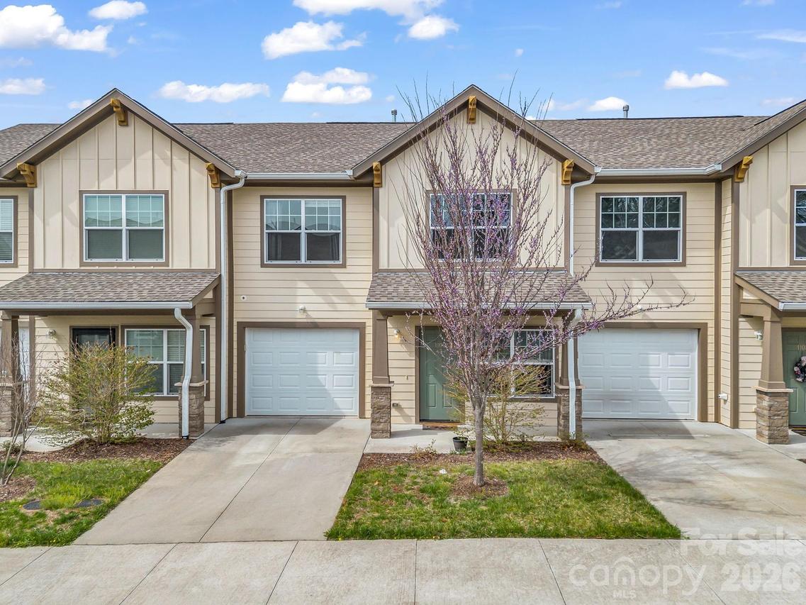 1106 Lynwood Forest Rd., Arden, NC 28704