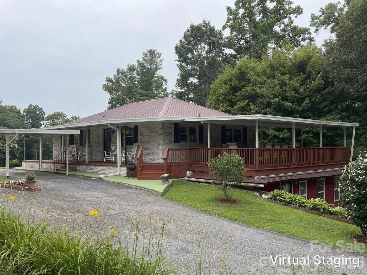 44 Tuttle Rd., Hendersonville, NC 28792