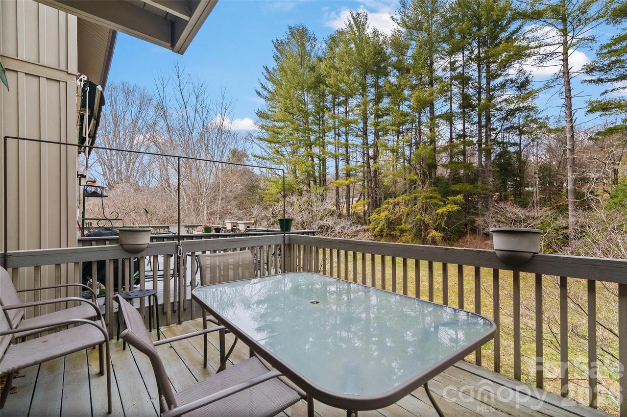 125 Winchester Dr., Waynesville, NC 28785