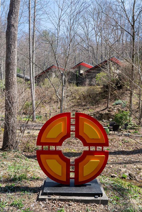 33 Robinson Creek Rd., Asheville, NC 28803