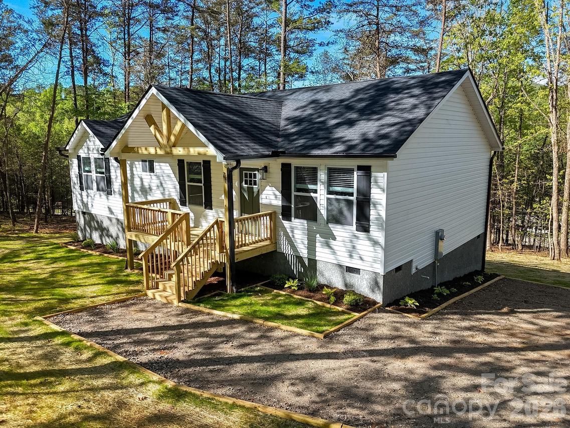 21 Woodchuck Ln., Marion, NC 28752
