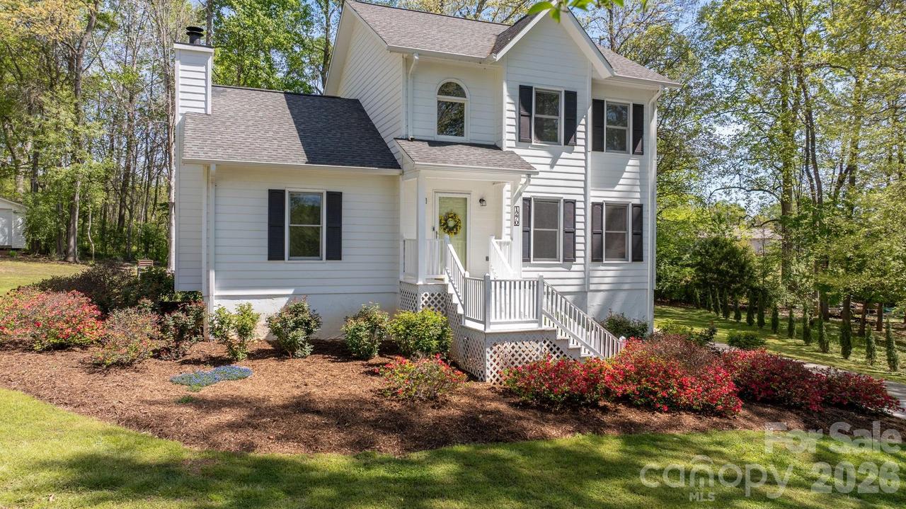 1270 Berra Pl., Hickory, NC 28602