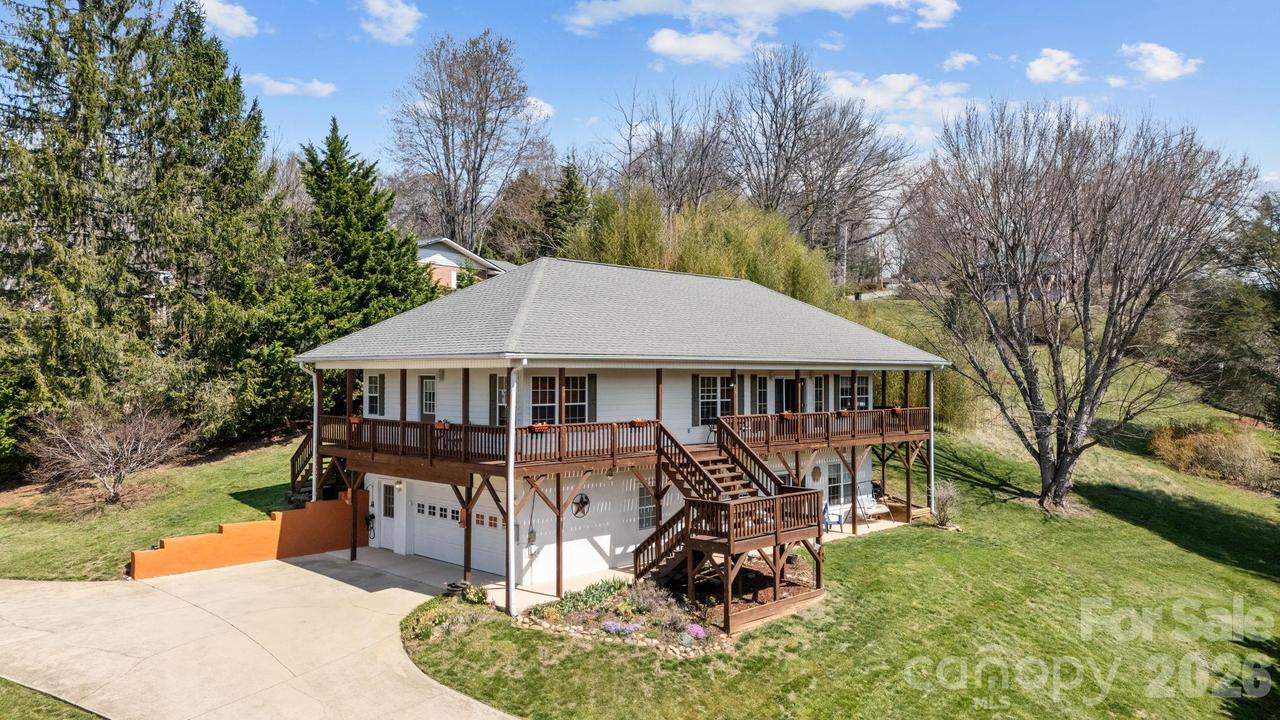 32 Keller St., Waynesville, NC 28786