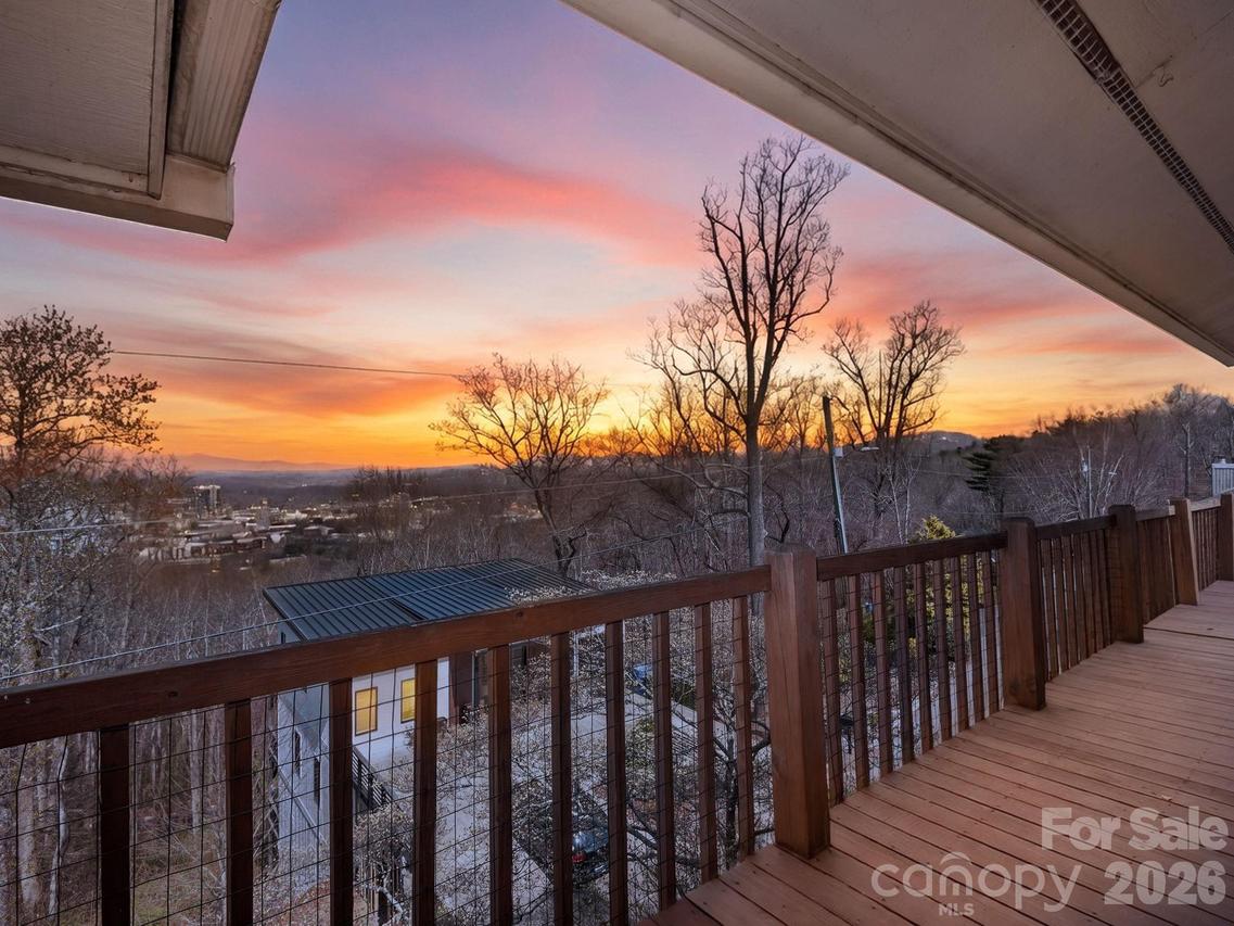 464 Windswept Dr., Asheville, NC 28801