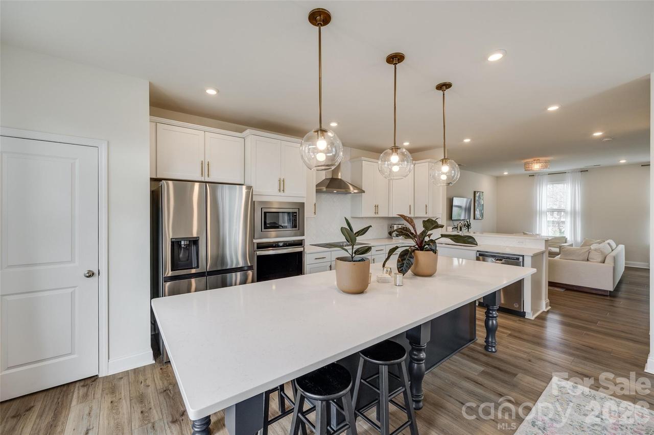 400 Simeon Dr., Charlotte, NC 28208