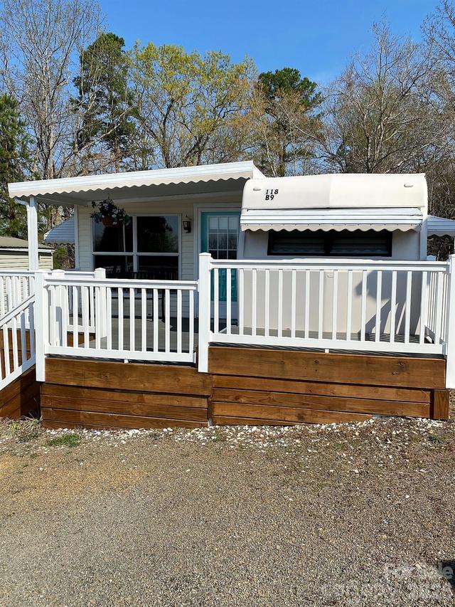 118 Eagle Dr., New London, NC 28127