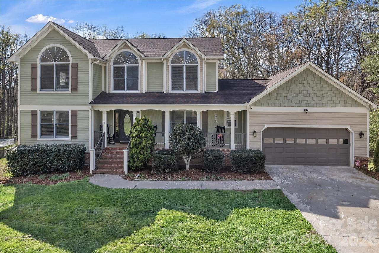 120 Oak Point Dr., Cherryville, NC 28021