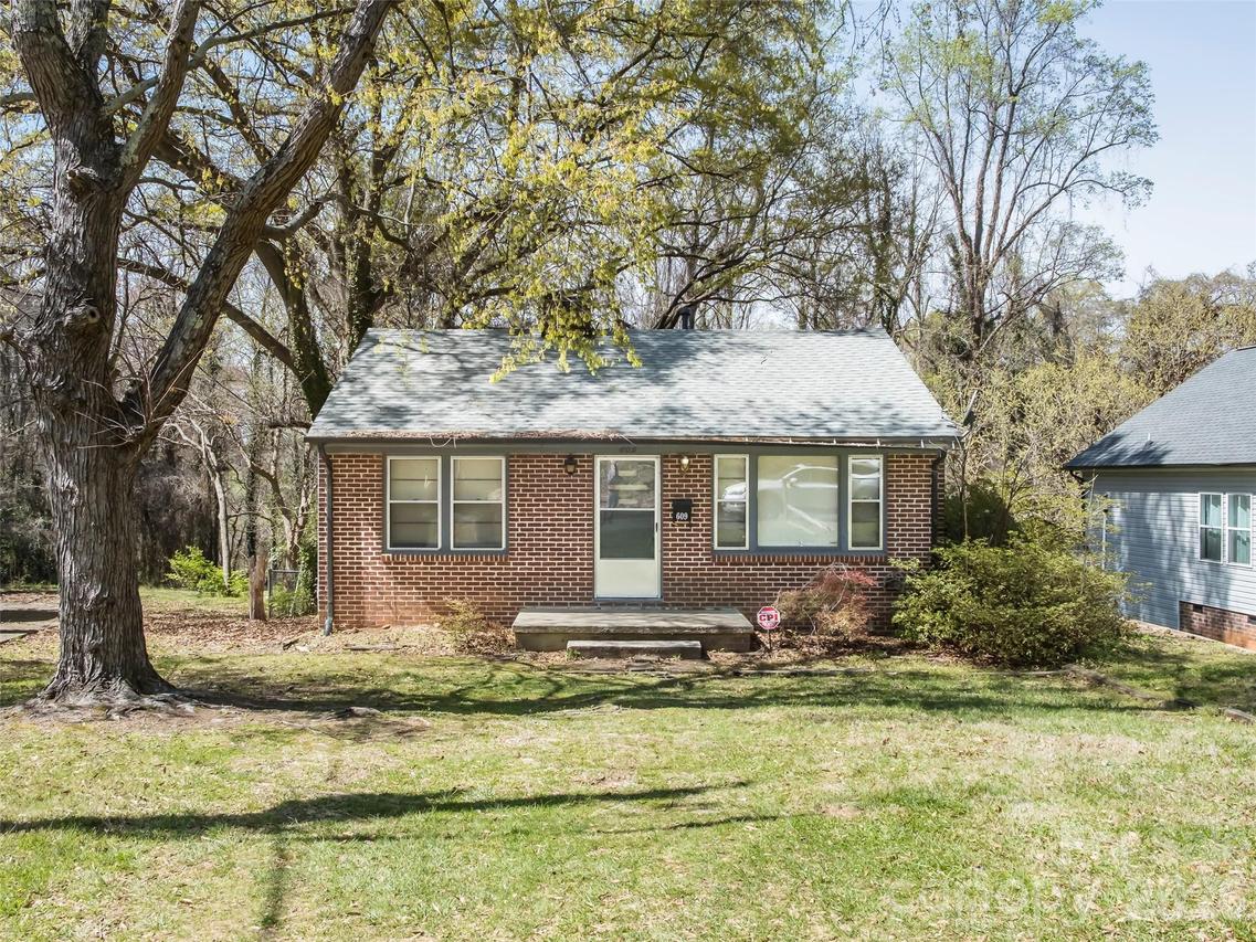 609 N Rhyne St., Gastonia, NC 28054
