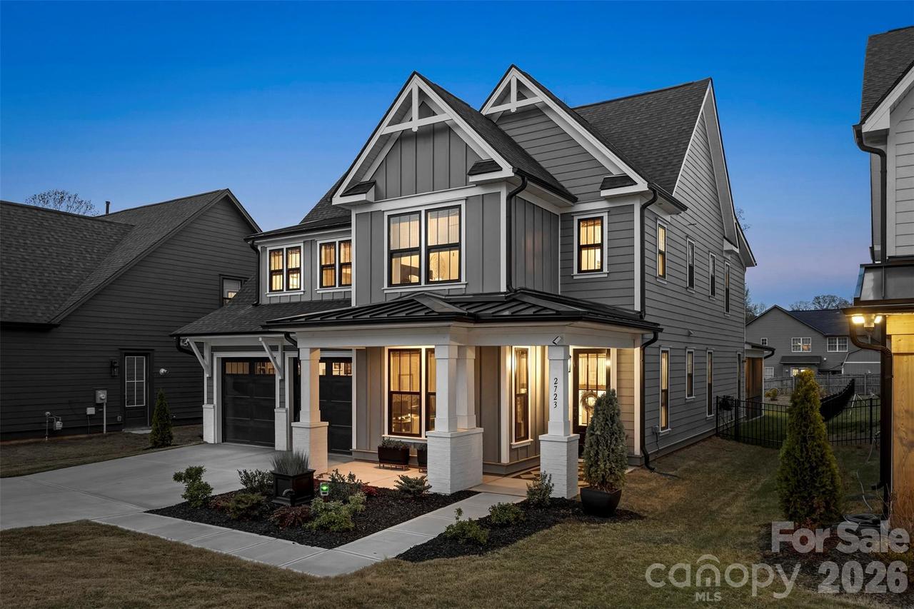 2723 Ritz Ln., Matthews, NC 28105