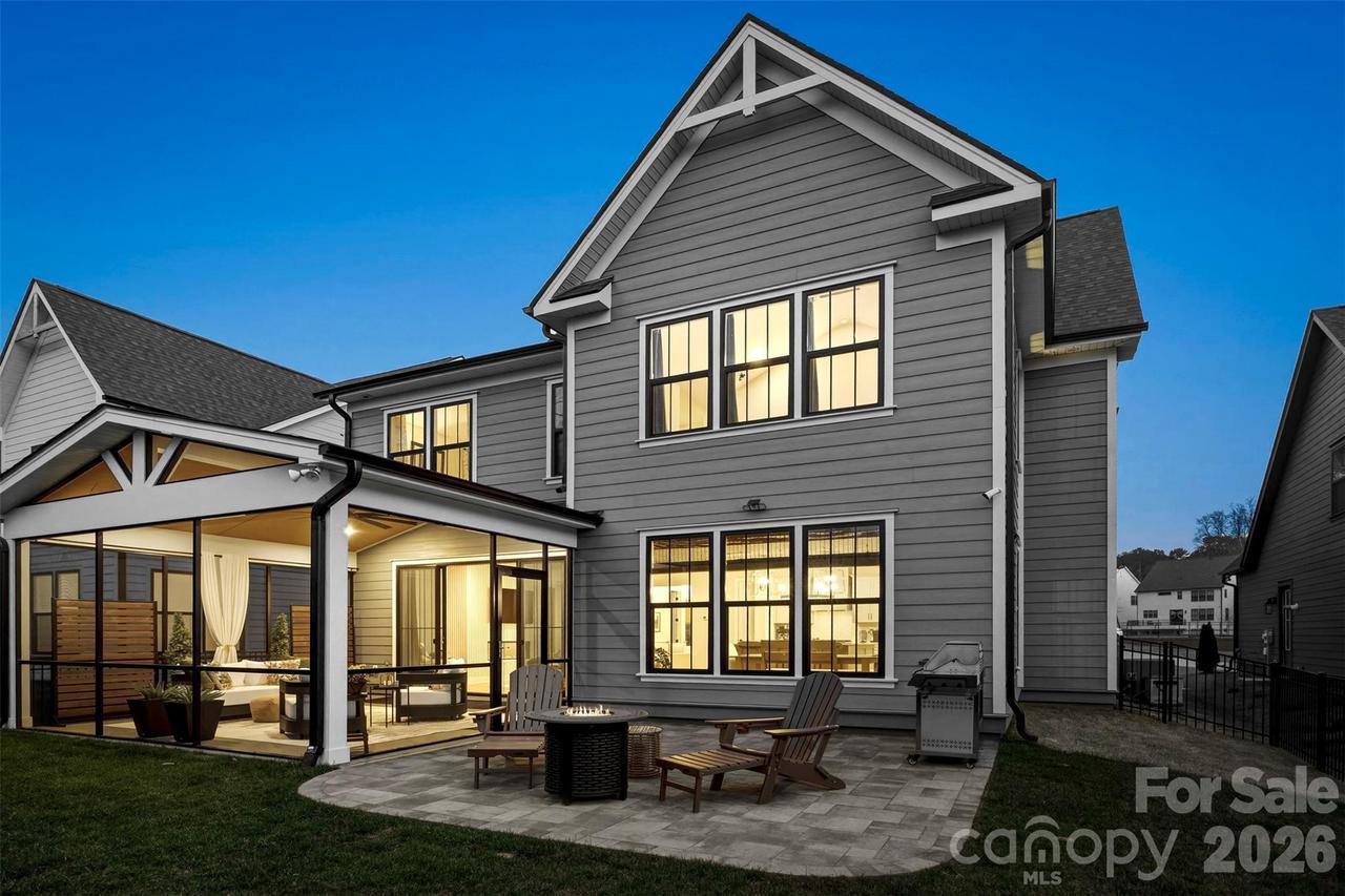 2723 Ritz Ln., Matthews, NC 28105