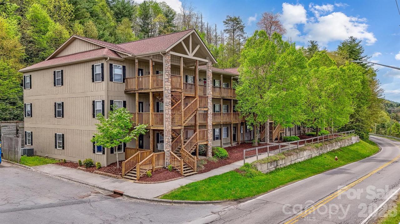 800 Meadowview Dr., Boone, NC 28607